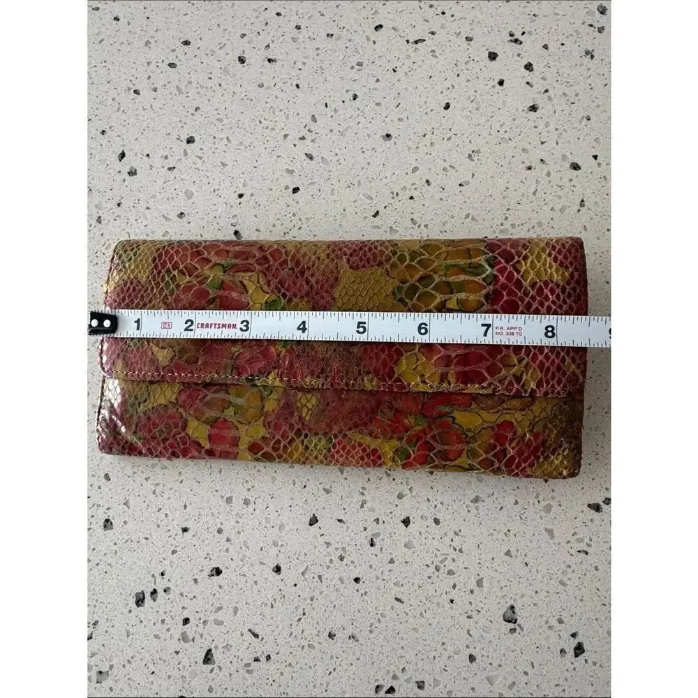 HOBO INTERNATIONAL Women’s Floral Snake-Embossed Leather Clutch Wallet Chic GUC